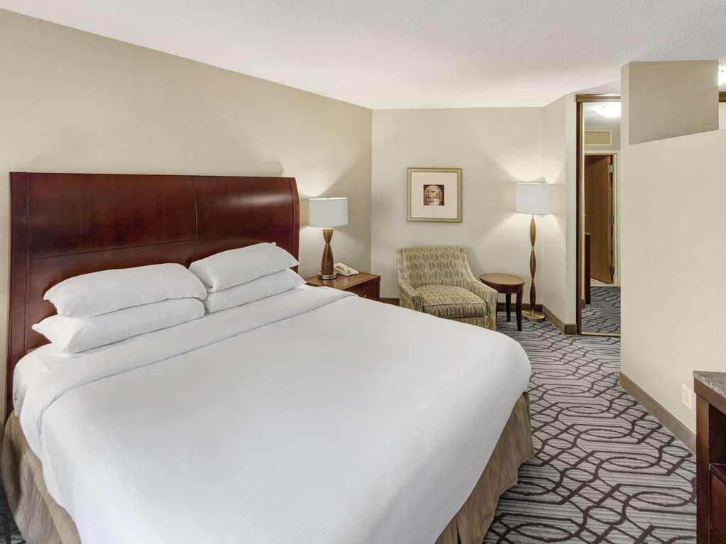 Doubletree By Hilton St Paul Downtown Hotel Saint Paul Room photo