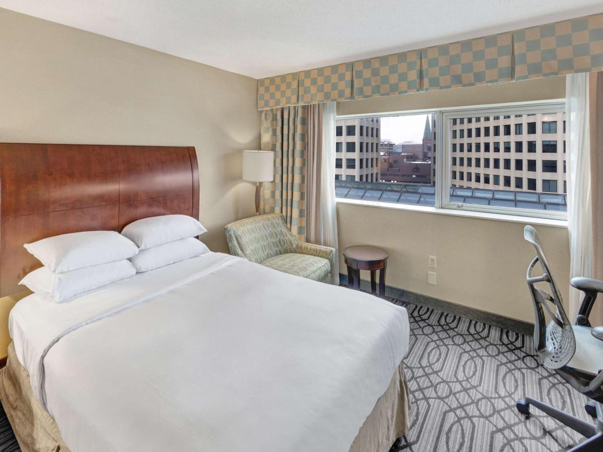 Doubletree By Hilton St Paul Downtown Hotel Saint Paul Exterior photo